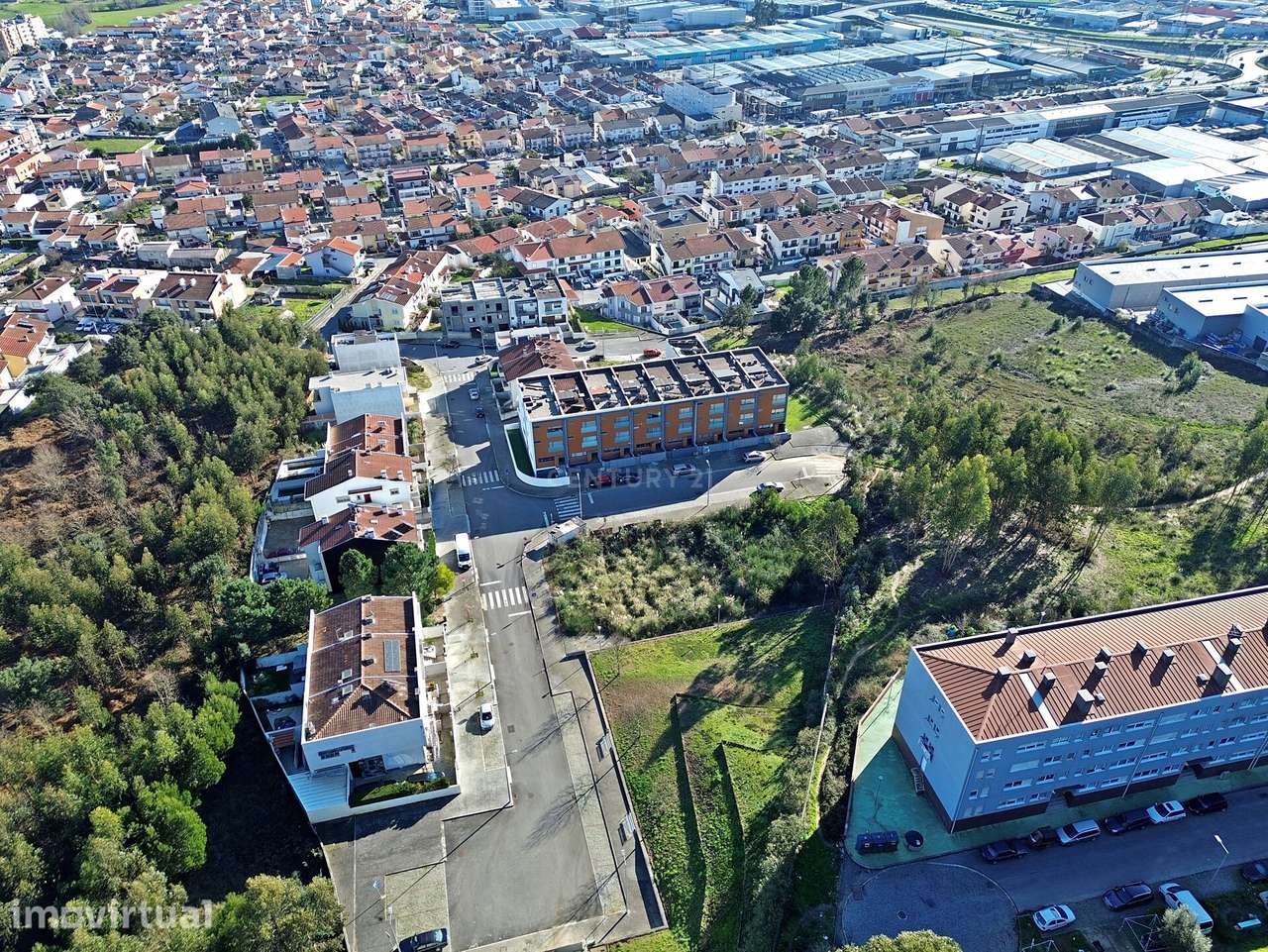 Terreno para construção moradia Bi-Familiar de 4 Pisos - (Alfena) Valo - Grande imagem: 5/16