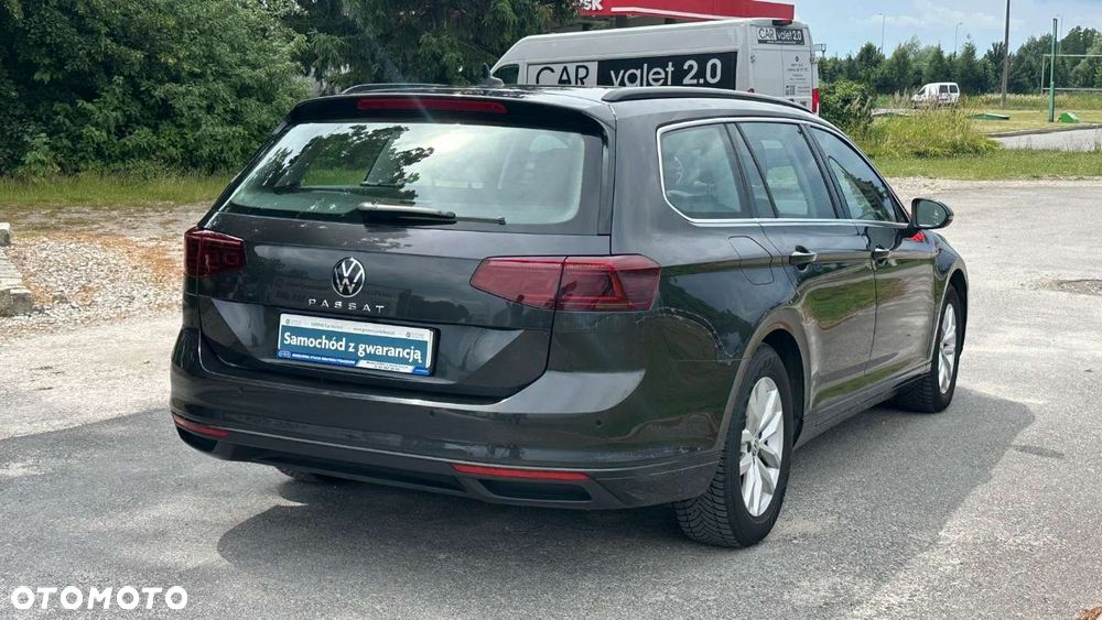 Volkswagen Passat - 12