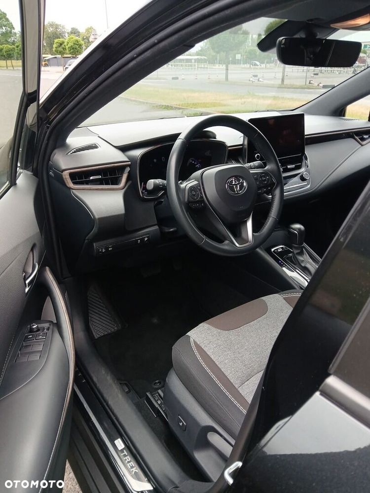 Toyota Corolla 2.0 Hybrid Trek - 18