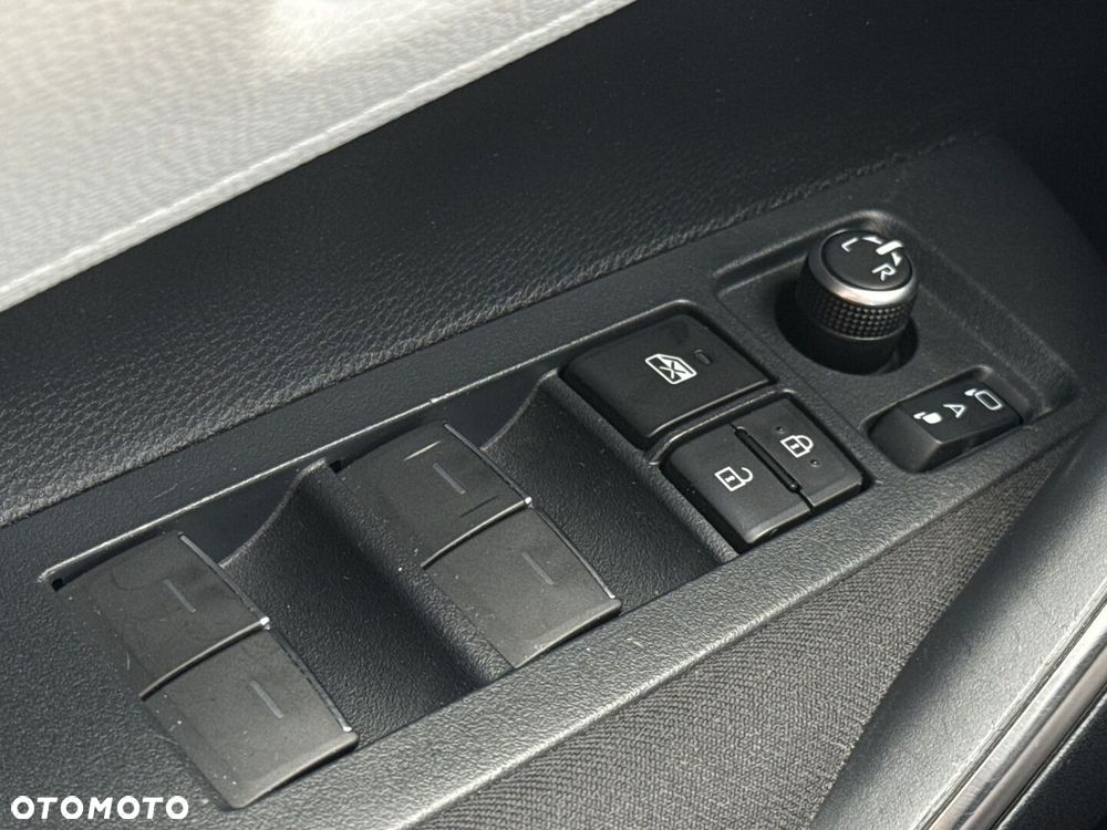 Toyota Corolla 2.0 Hybrid Comfort - 20
