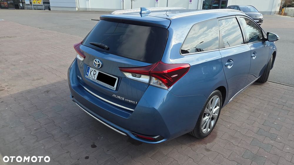 Toyota Auris Hybrid 135 Prestige - 4