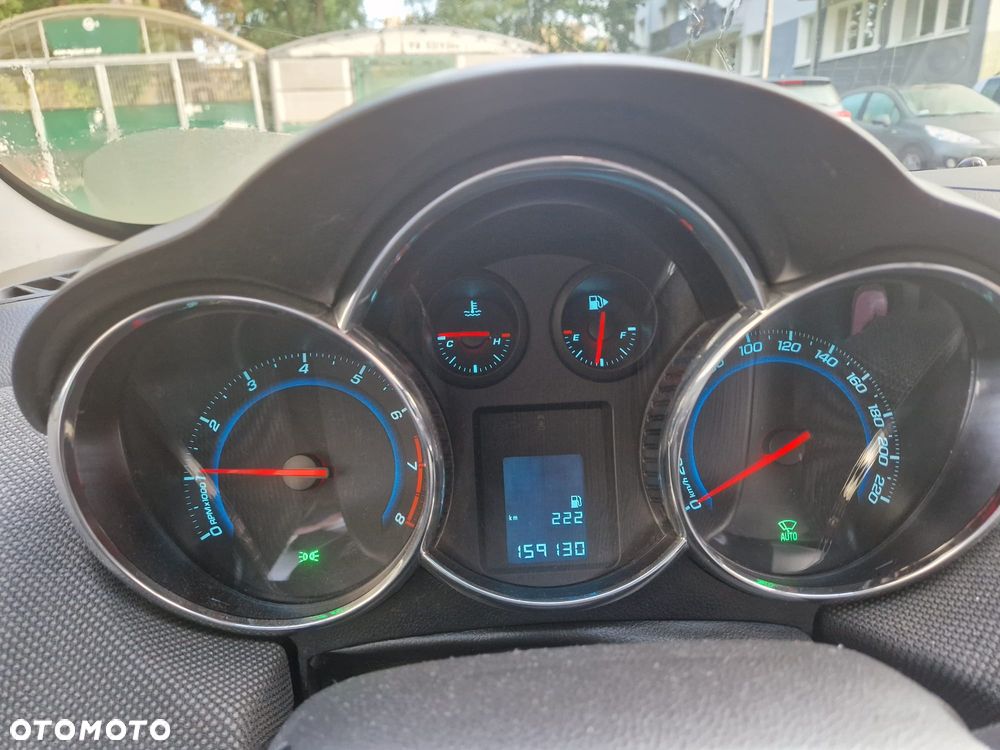 Chevrolet Cruze 2011 photo 2