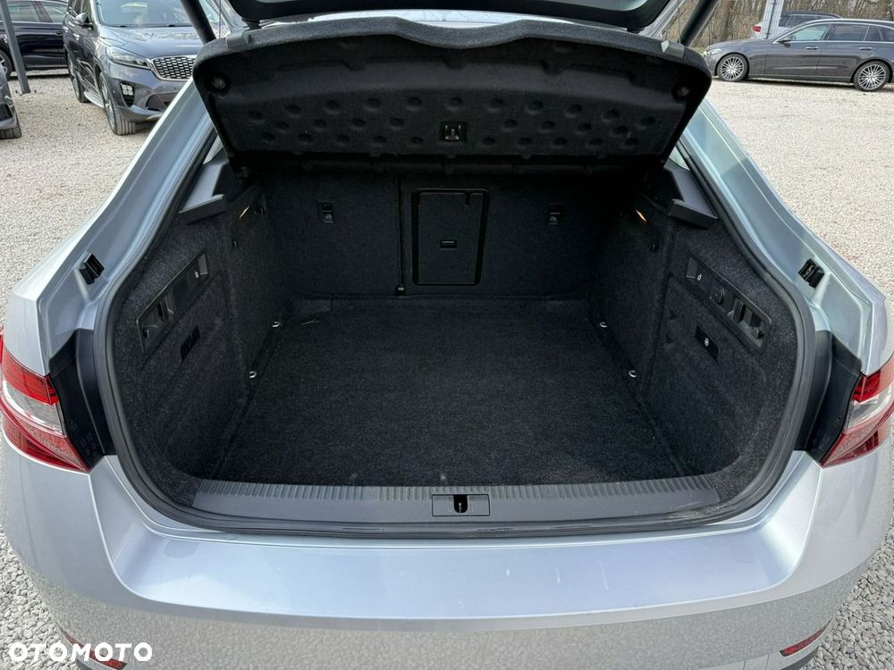 Skoda Superb 2.0 TDI 4x4 Style DSG - 27