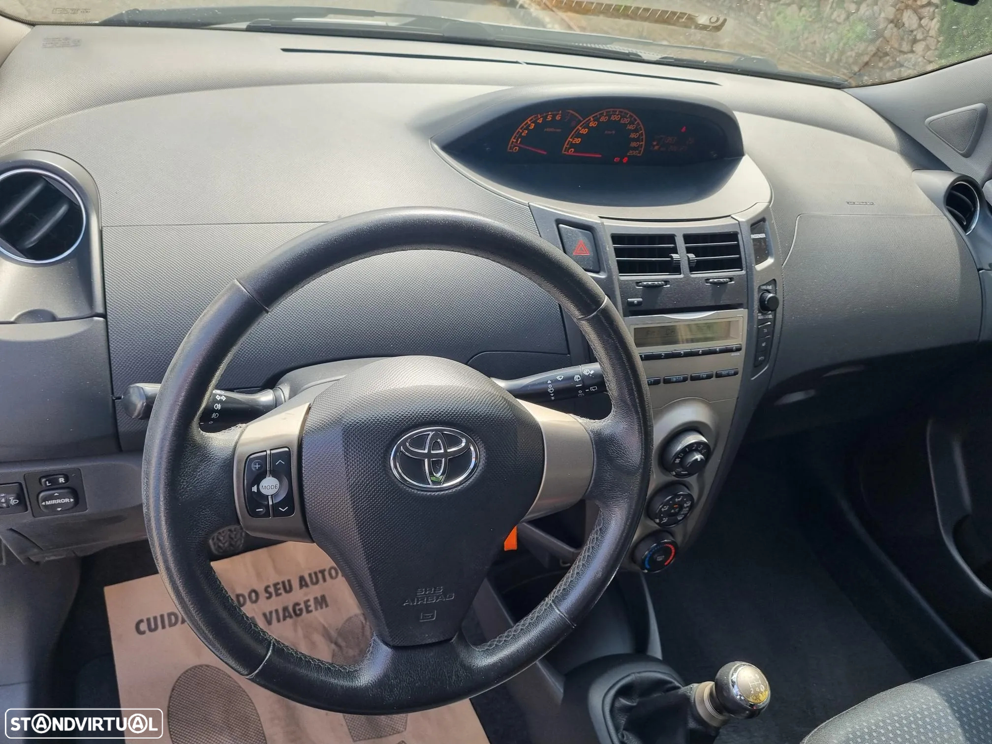 Toyota Yaris 1.0 VVT-i AC - 10