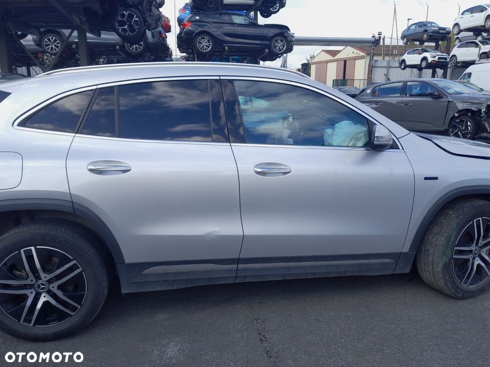 Mercedes-Benz GLA 250 e 8G-DCT Edition 2021 - 4