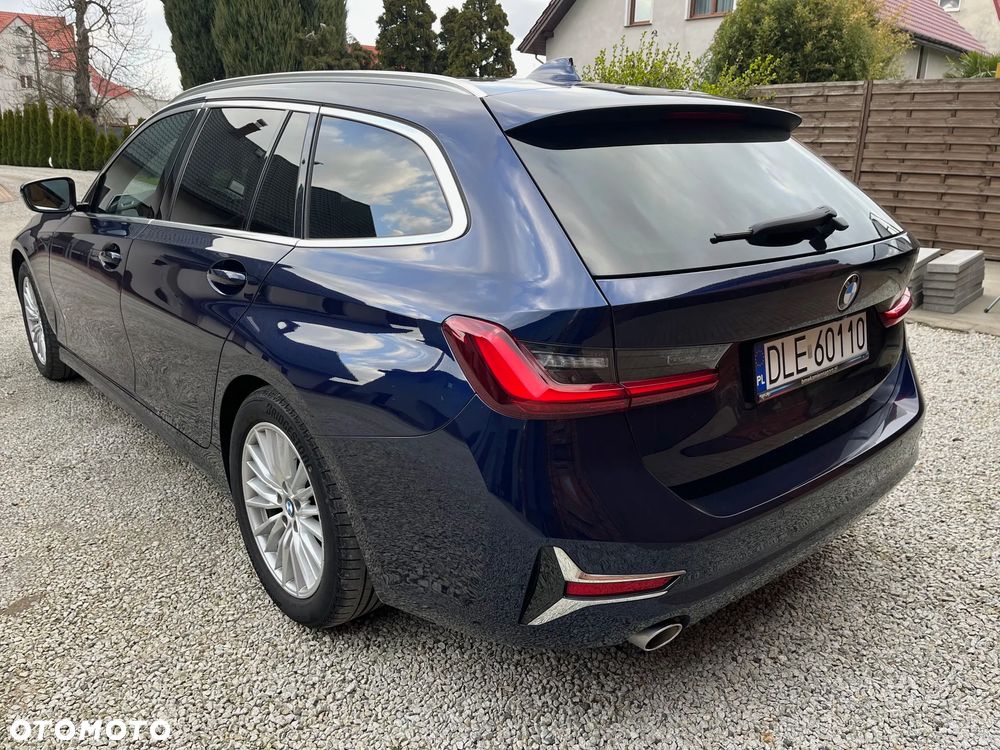 BMW Seria 3 318d Touring Luxury Line - 2