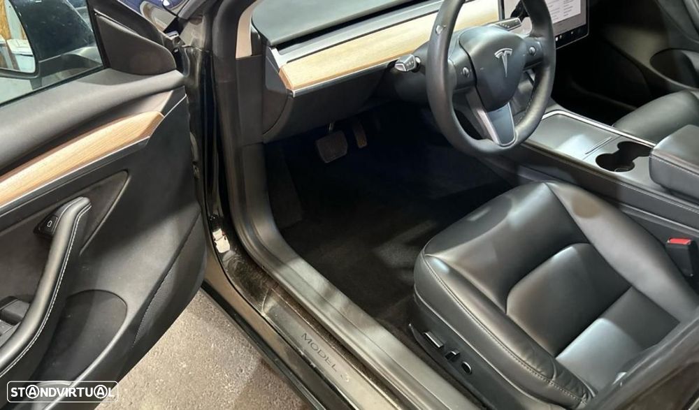 Tesla Model 3 Standard Range Plus RWD - 4