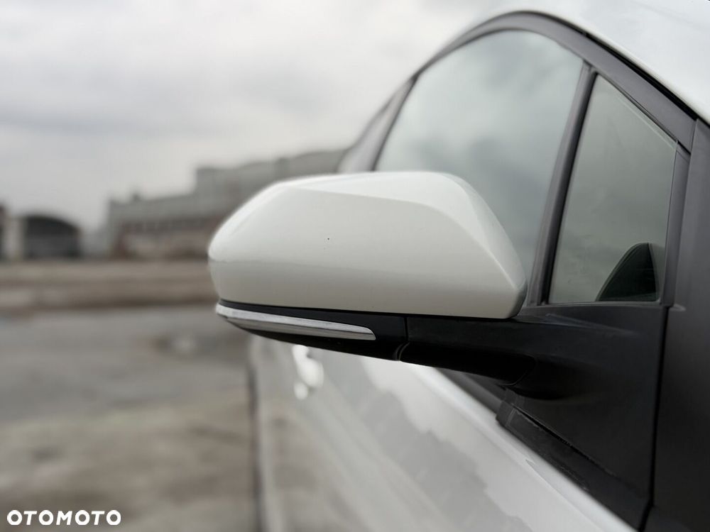Toyota Prius - 4