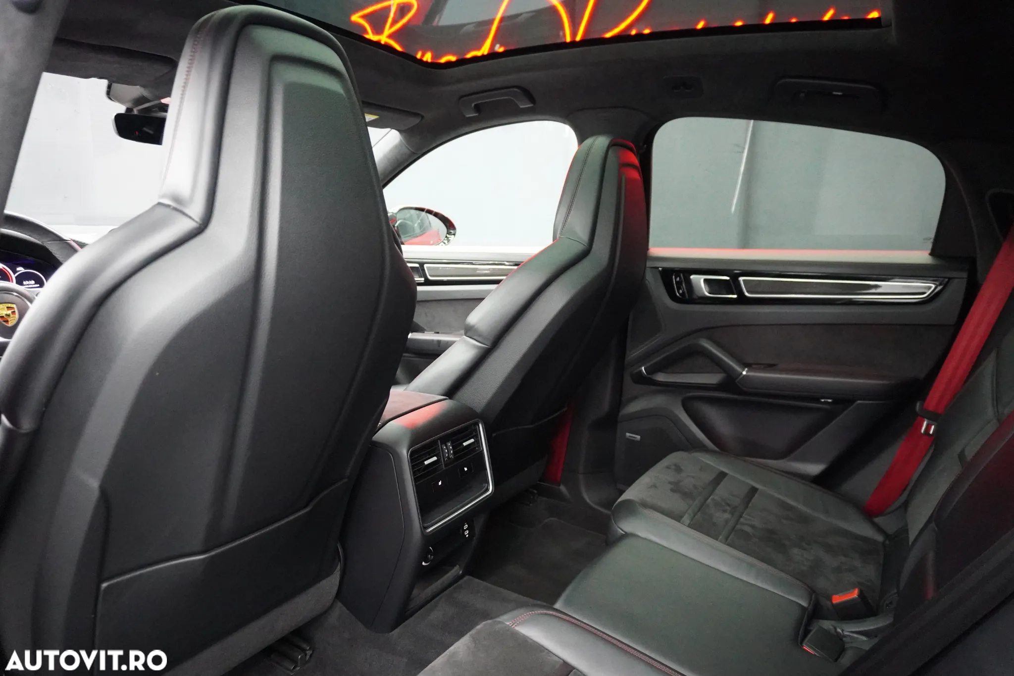 Porsche Cayenne Coupe GTS Tiptronic S - 9
