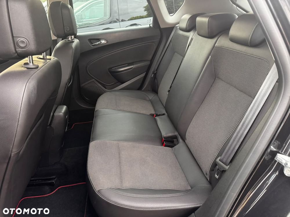 Opel Astra 1.4 Turbo Edition - 17