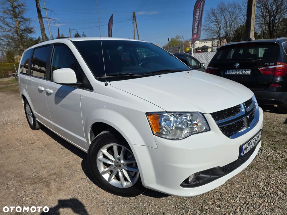 Dodge Grand Caravan - 12
