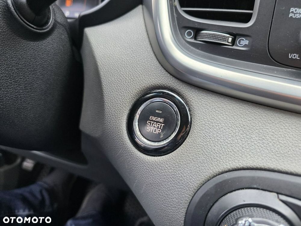 Kia Sorento - 16