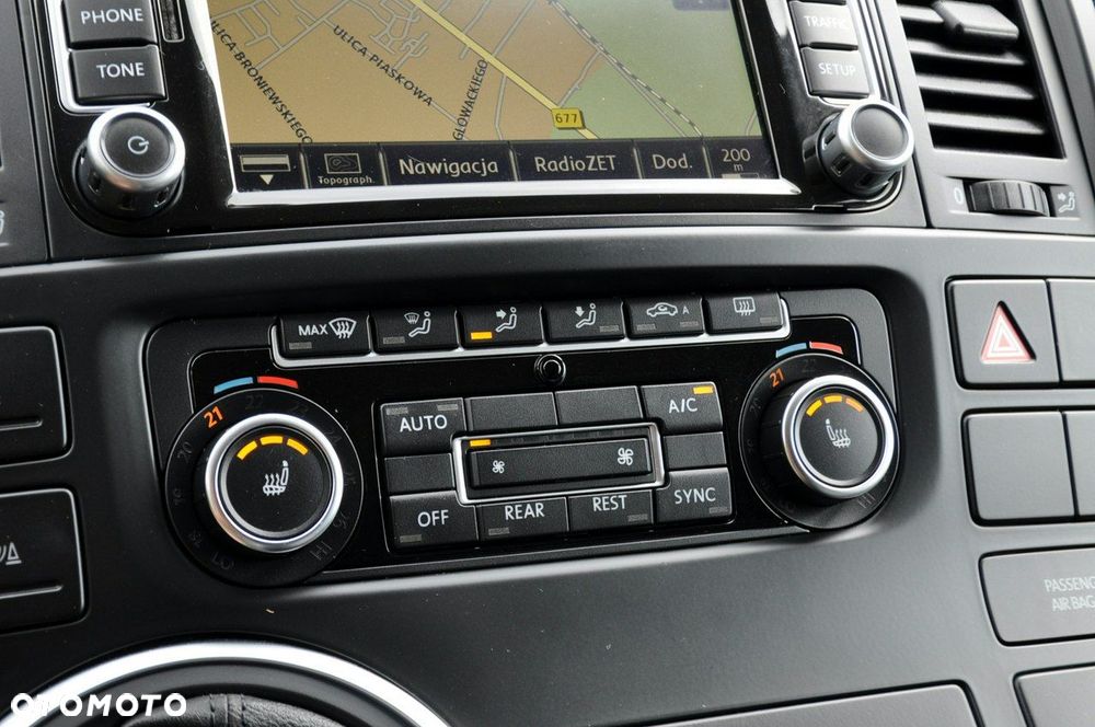 Volkswagen Multivan - 33