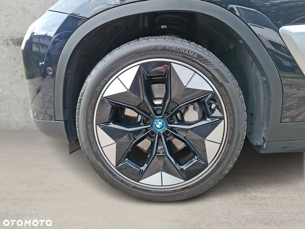 BMW iX3 - 9