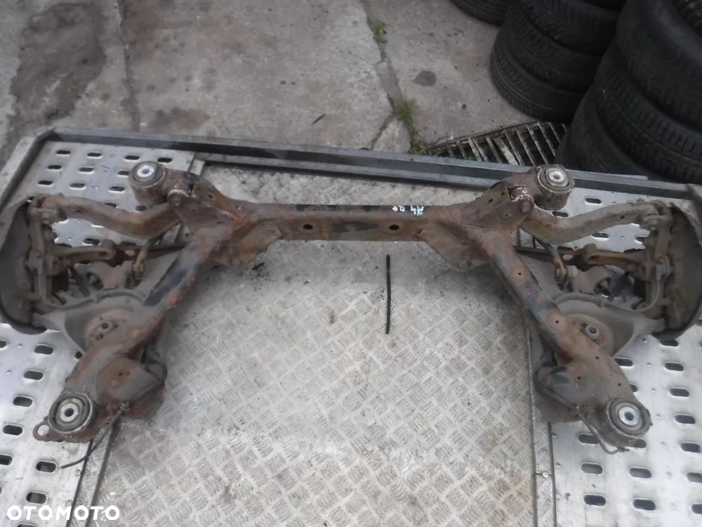 Audi A4 B7 zawieszenie belka os tyl wozek - 1