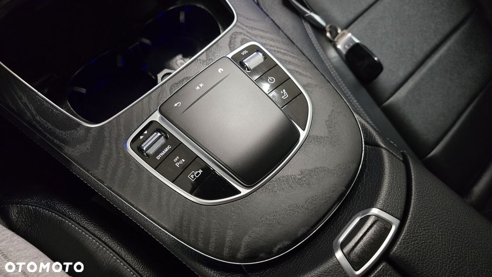 Mercedes-Benz Klasa E 300 de 4Matic T 9G-TRONIC AMG Line - 22