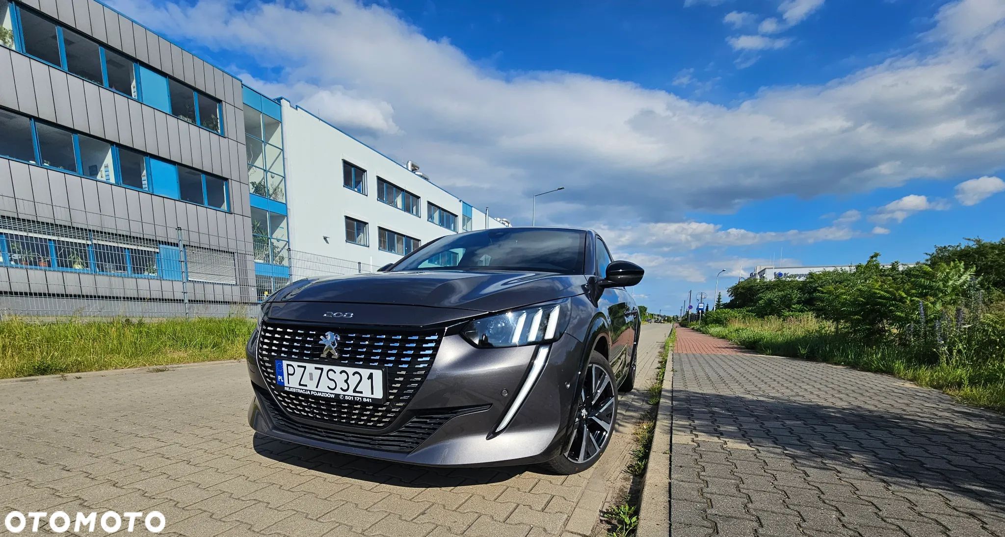 Peugeot 208 PureTech 100 EAT8 GT - 1