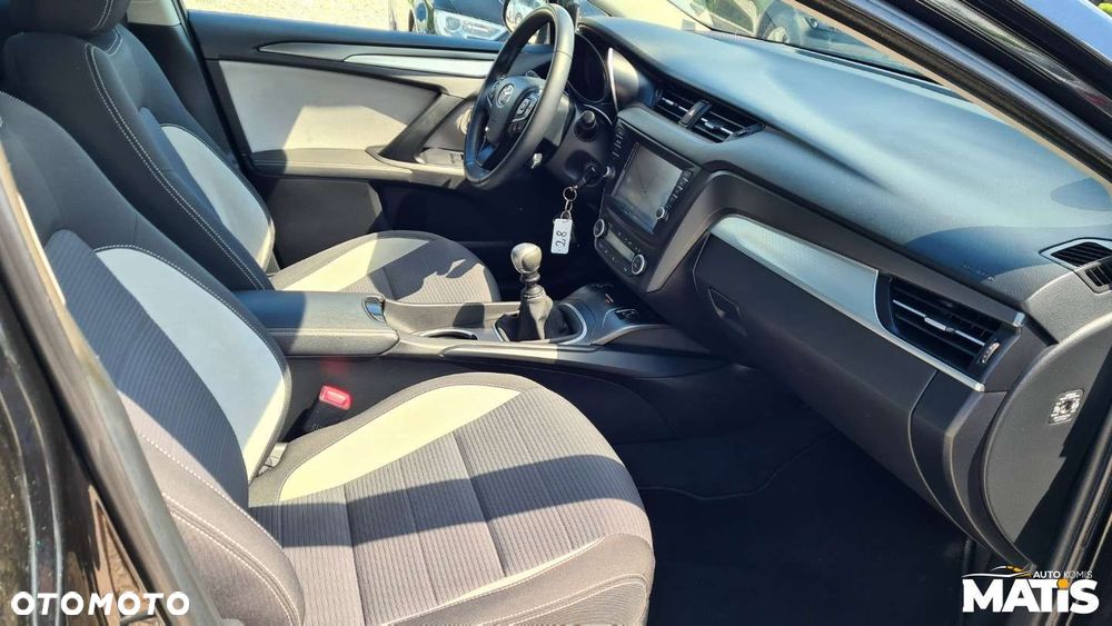 Toyota Avensis - 23
