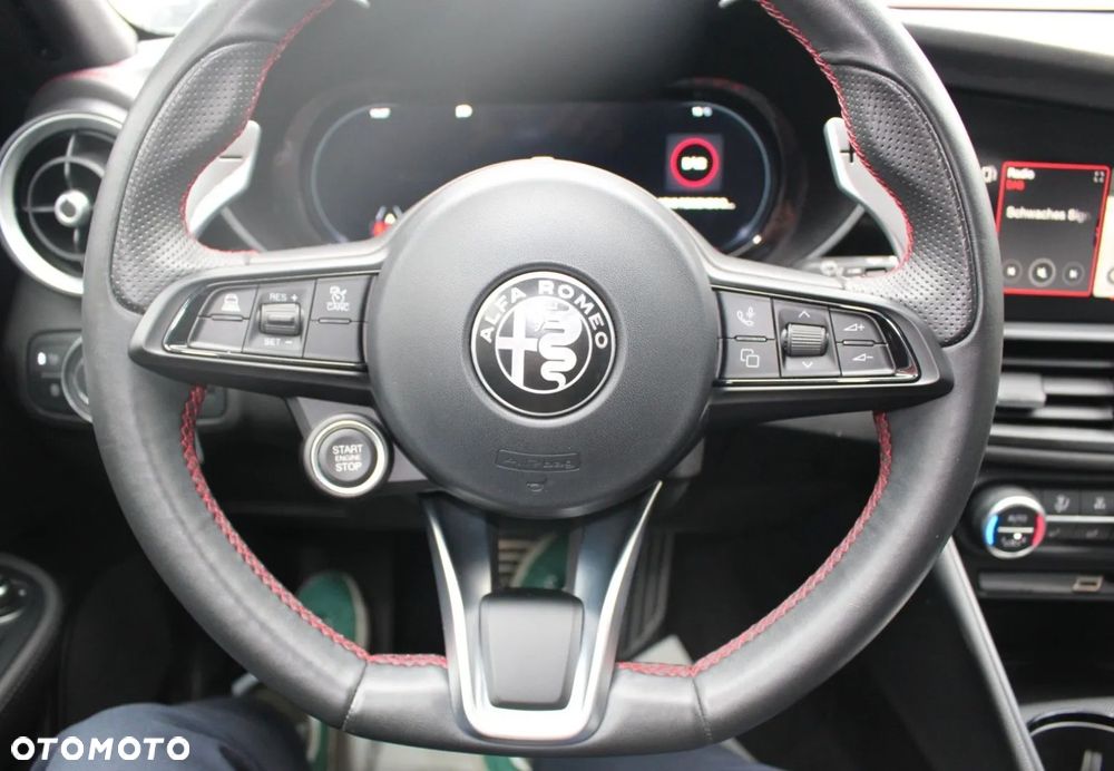 Alfa Romeo Giulia 2.0 Turbo 16V AT8-Q4 Competizione - 6