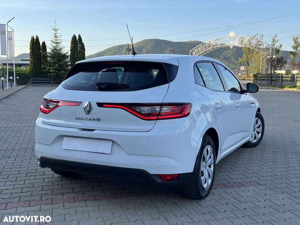 Renault Megane BLUE dCi 115 EQUILIBRE - 8