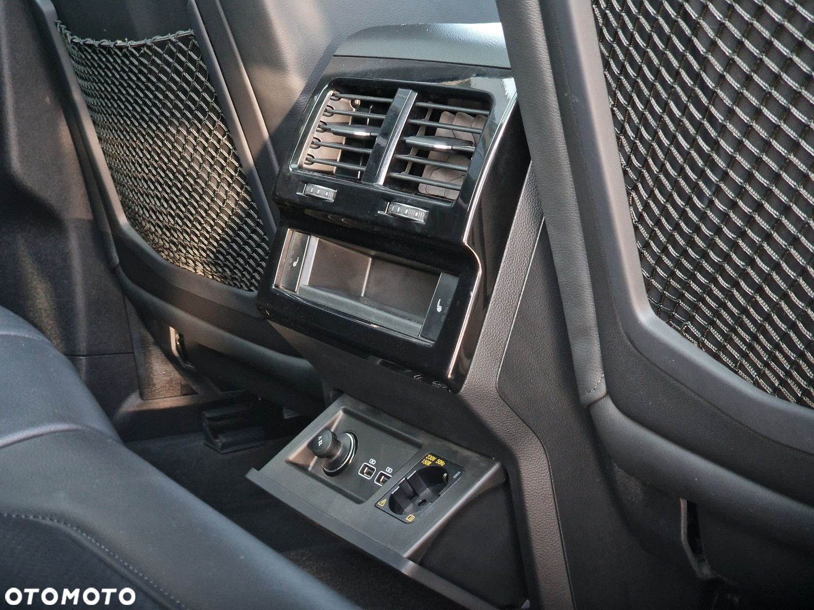 Volkswagen Touareg - 19