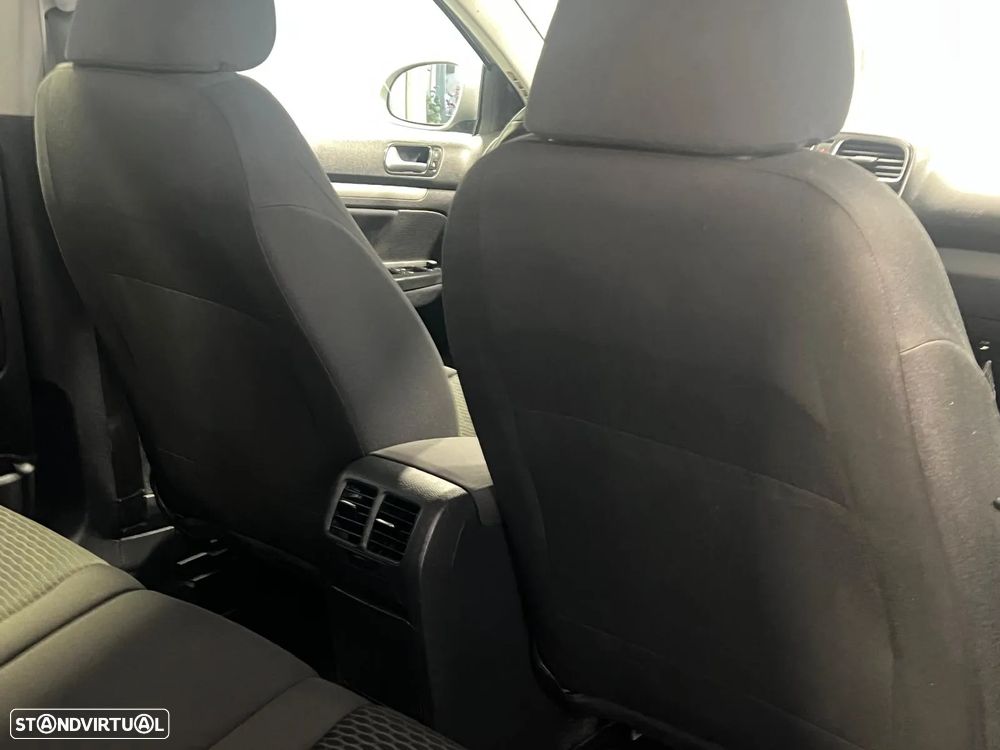 VW Golf Variant 1.6 TDi Confortline - 20