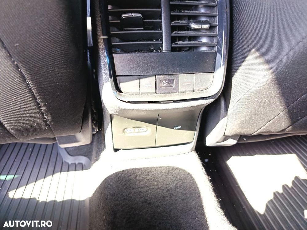 Skoda Octavia 2.0 TDI DSG 4X4 Sportline - 10