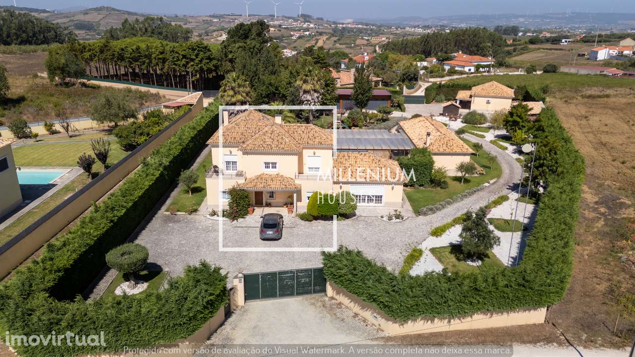 Magnánima Propriedade no concelho de Sobral de Monte Agraço - Grande imagem: 2/60