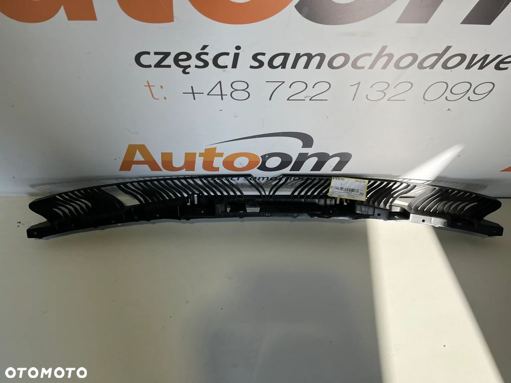 VW Tiguan II ślizg środkowy zderzaka tył  5NA807863 - 1