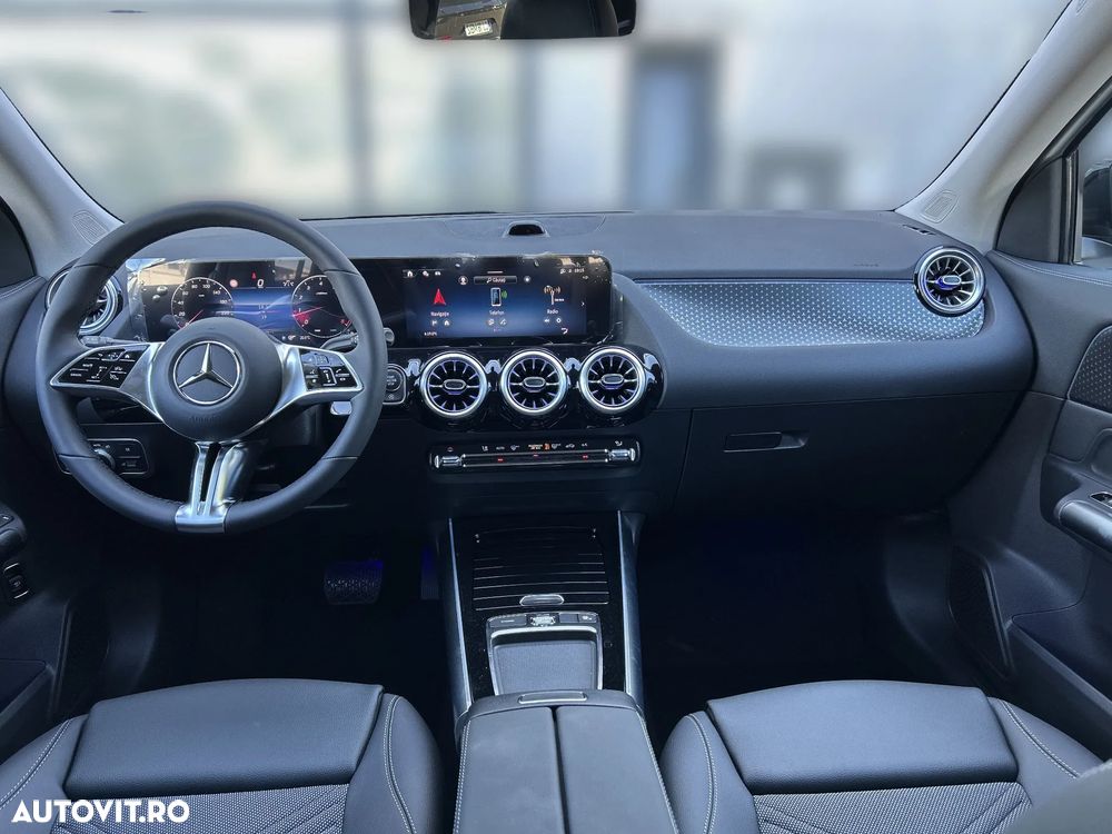 Mercedes-Benz GLA 220 4MATIC MHEV - 11