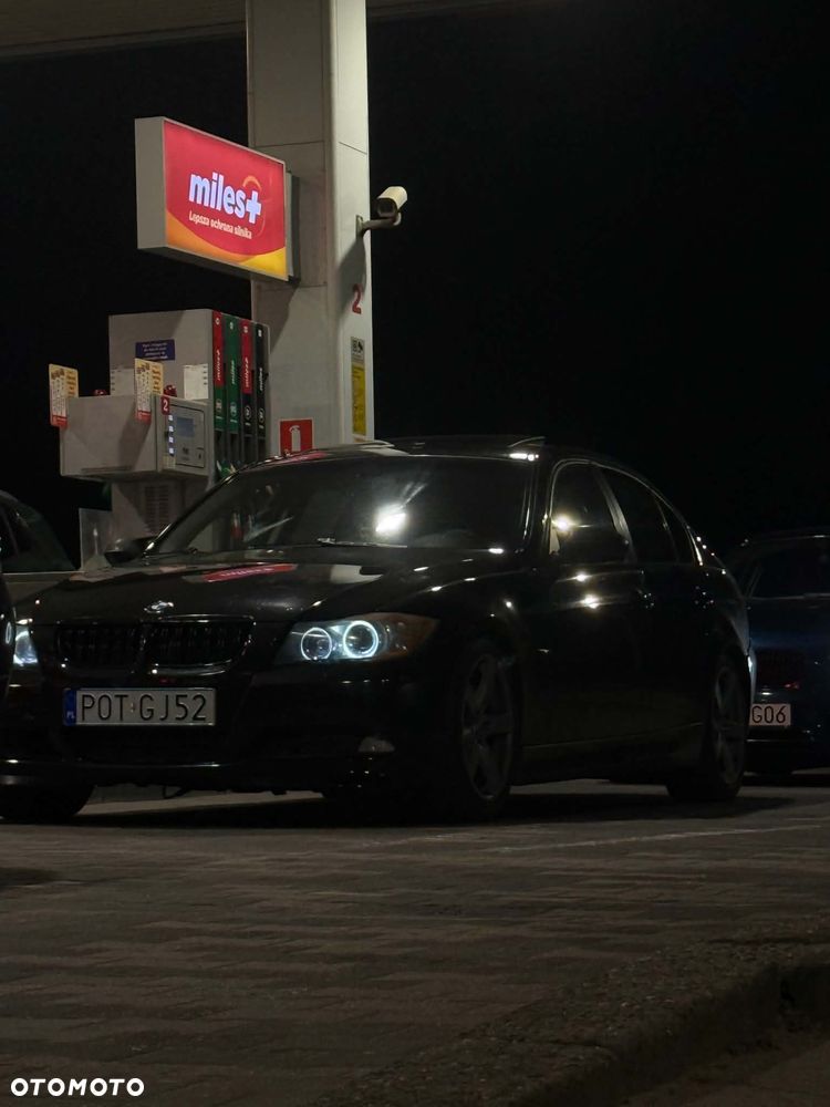 BMW Seria 3 335i - 24
