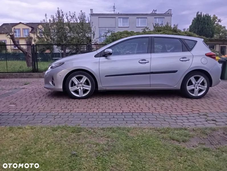 Toyota Auris 1.6 Valvematic Executive - 12