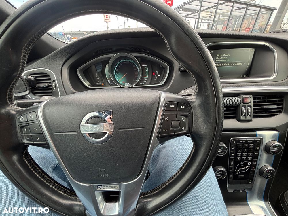 Volvo V40 D4 VEA R-Design - 15