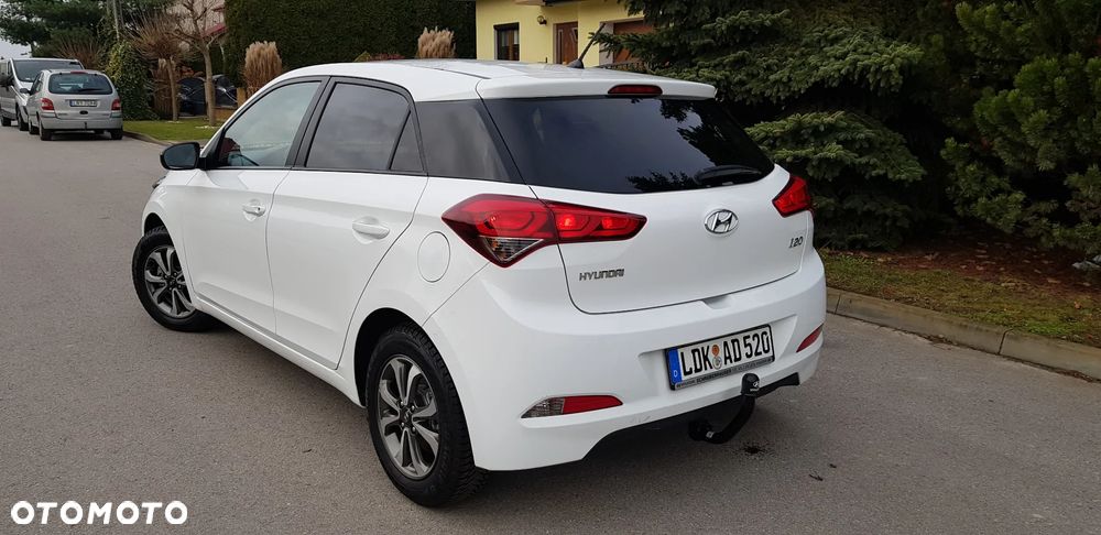 Hyundai i20 blue 1.2 Trend - 7
