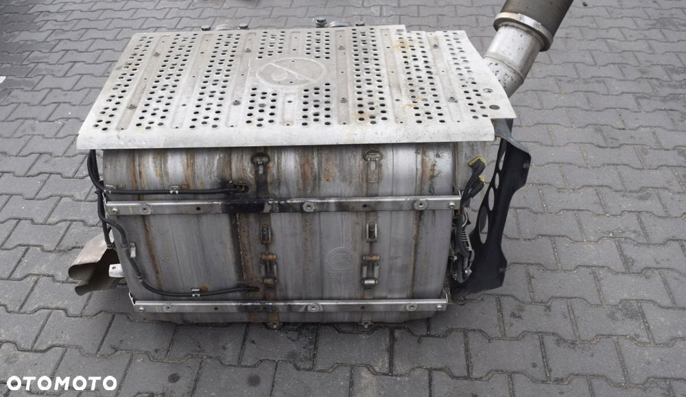 WYDECH KATALIZATOR TŁUMNIK MERCEDES ACTROS MP4 EURO 6 - 1