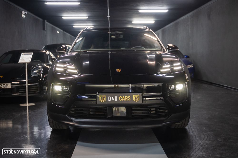 Porsche Macan Electric - 26