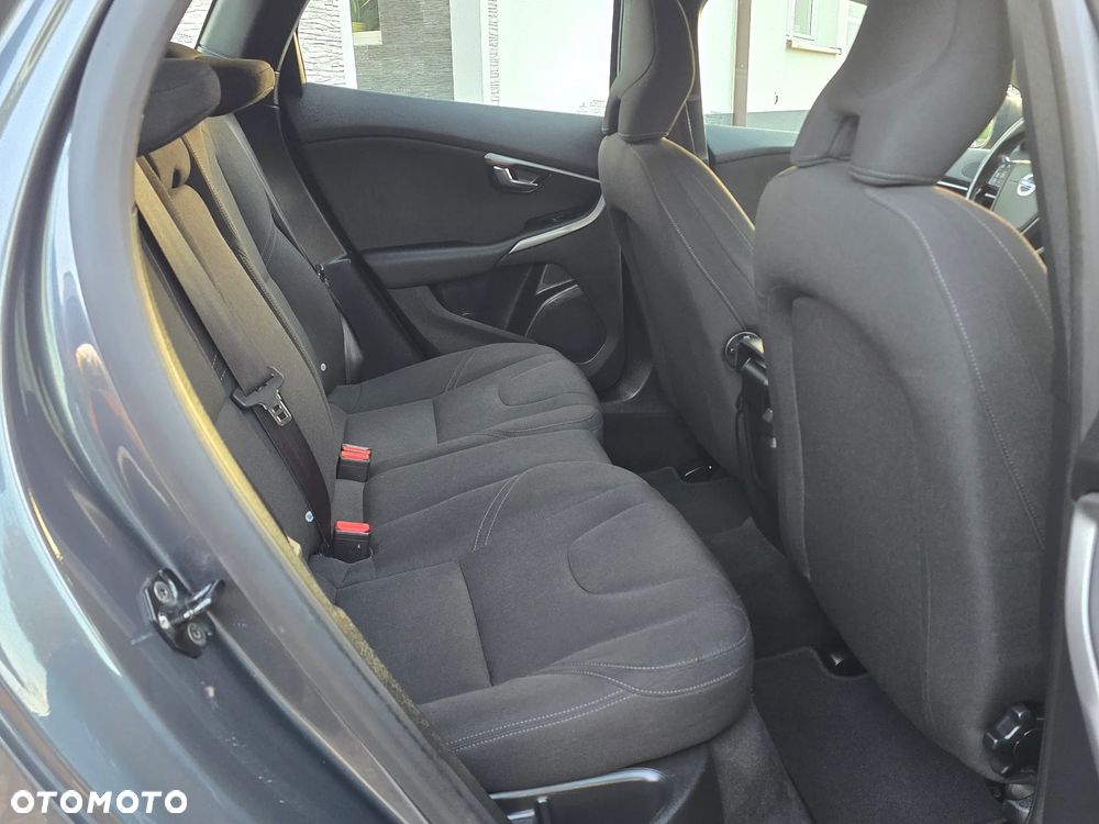 Volvo V40 T3 - 24