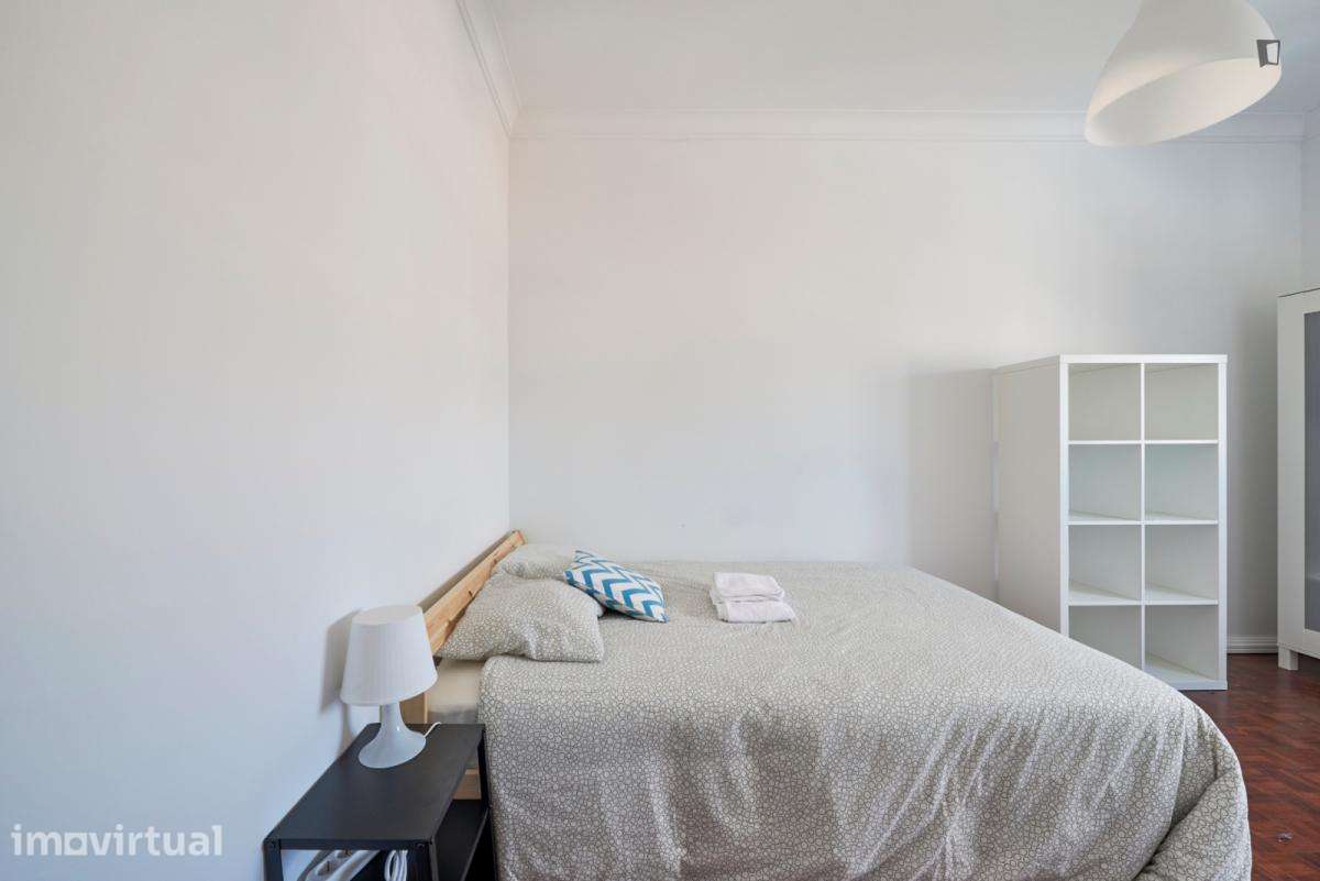 Quarto - localizado em Benfica Lisbon - Grande imagem: 2/35