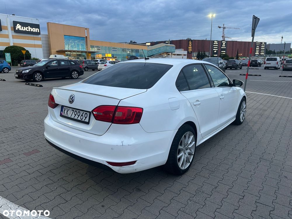 Volkswagen Jetta 2.0 TDI Comfortline - 7