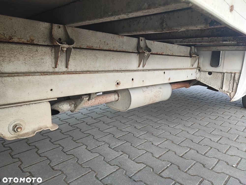 Mercedes-Benz Sprinter 413 - 12