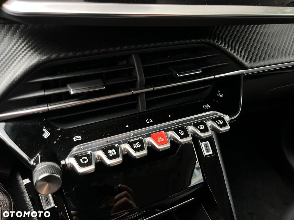 Peugeot 208 - 19