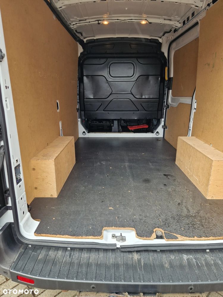 Ford Transit - 19