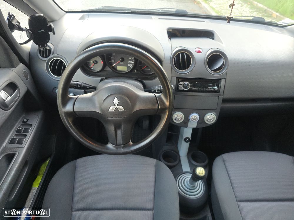 Mitsubishi Colt 1.1 Invite - 12