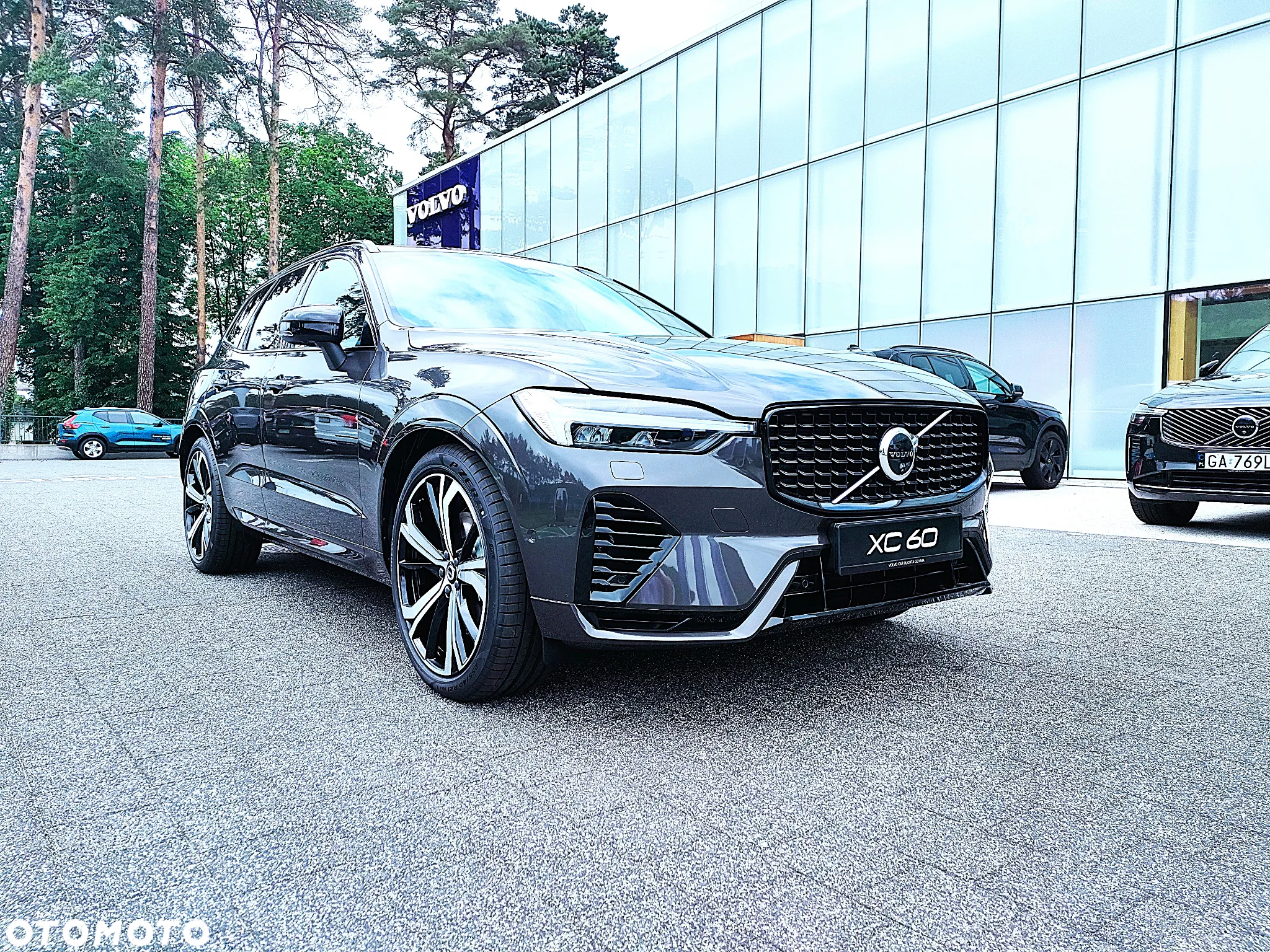 Volvo XC 60 T6 Plug-In Hybrid AWD Ultra Dark - 2