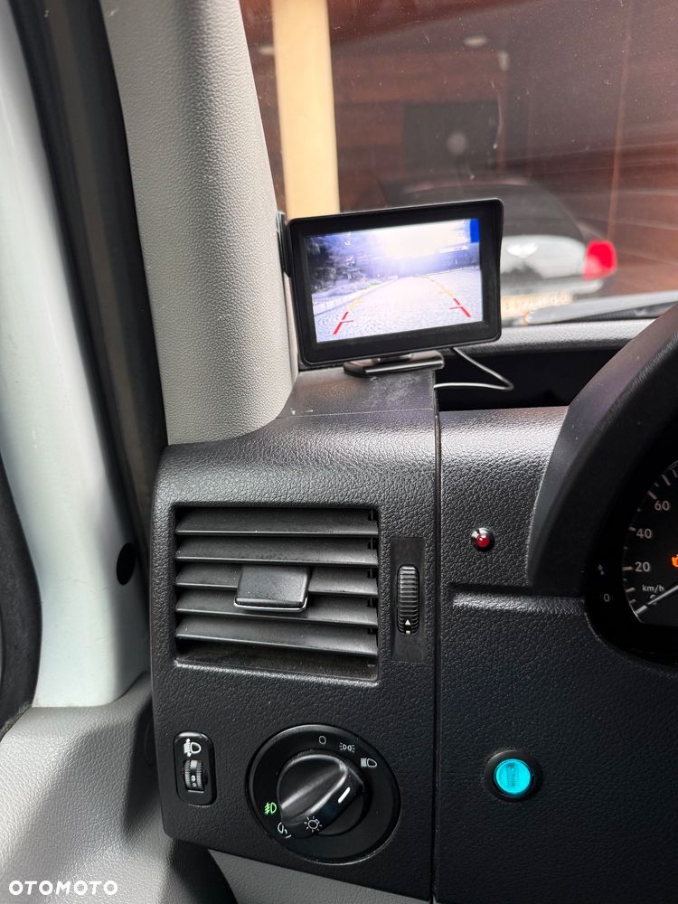 Mercedes-Benz Sprinter 319 - 23