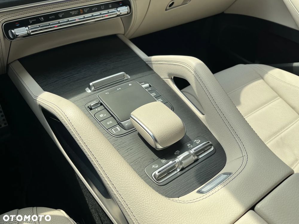 Mercedes-Benz GLS - 17