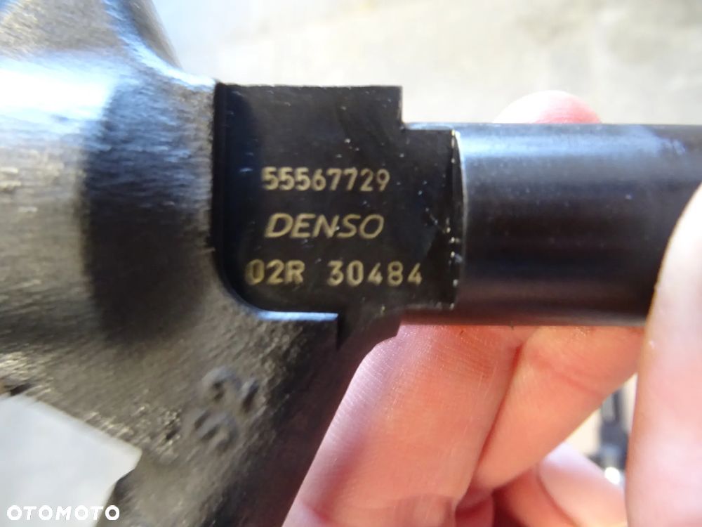 Wtyskiwacze Opel Astra J 1.7 cdti Denso 55567729 - 5