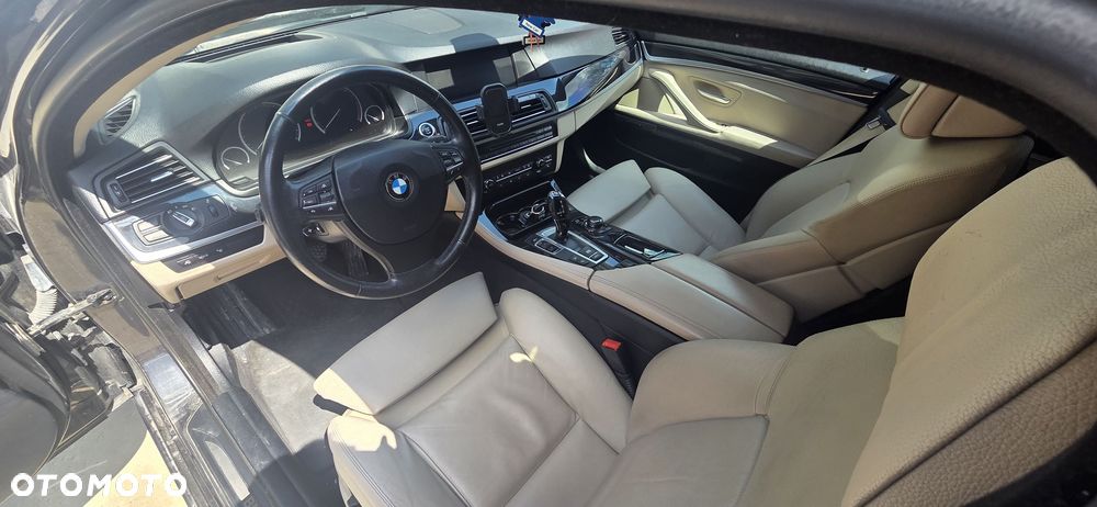 BMW Seria 5 530d xDrive - 22