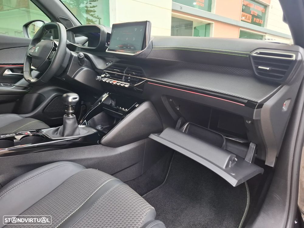 Peugeot 2008 1.2 PureTech GT Line - 48