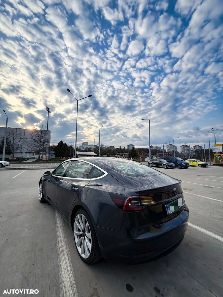 Tesla Model 3 Standard Reichweite Plus Hinterradantrieb - 4